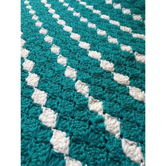 Handmade afghan crochet granny blanket teal turquoise and white stripe scalloped - Picture 1 of 8